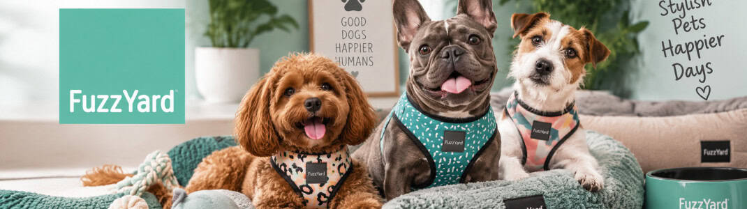 Banner cu logoul companiei FuzzYard alături de animale fericire și produsele lor
